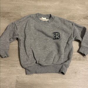 Lil legs appliqué sweatshirt